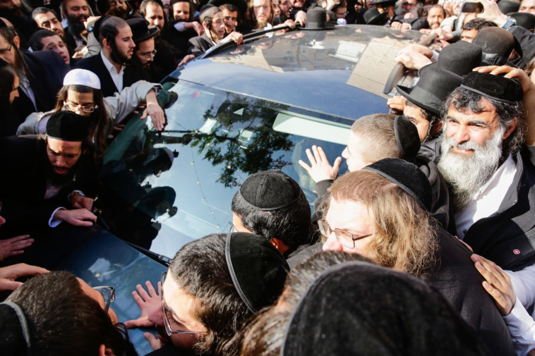 אליעזר ברלנד השתחרר ממעצרו, אלפים קיבלו אותו