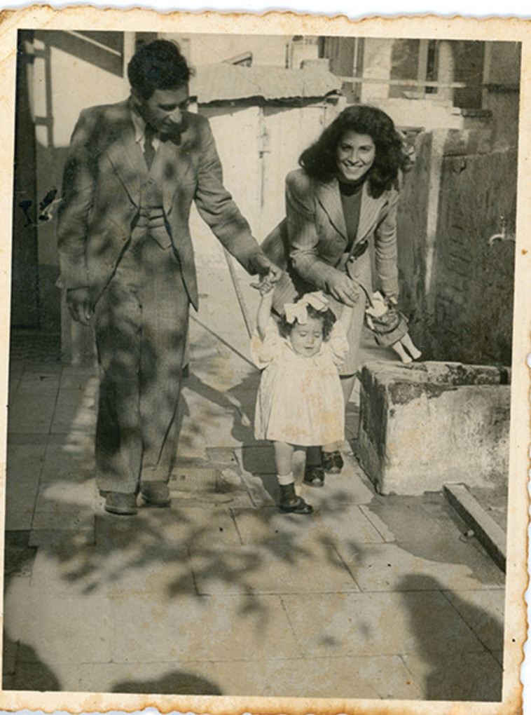 מתוך עזבונה של שושנה דמארי