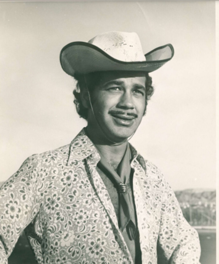 יהודה בארקן ז''ל בצילומי הסרט ''כץ וקרסו'' 