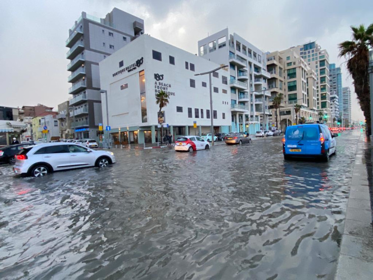 הצפות בתל אביב בעקבות סופת ''כרמל''