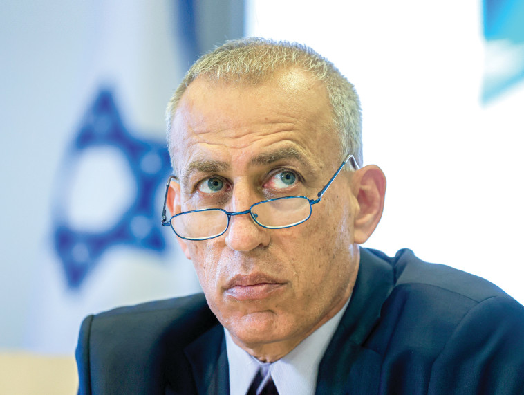 פרופ' נחמן אש