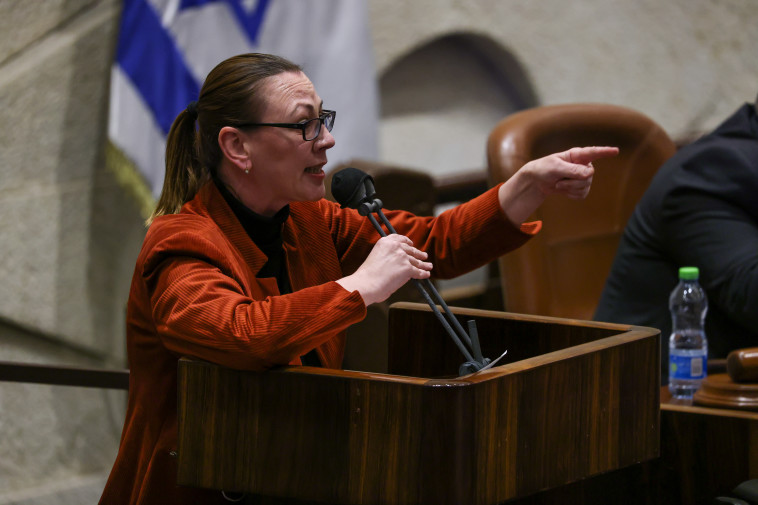 יוליה מלינובסקי