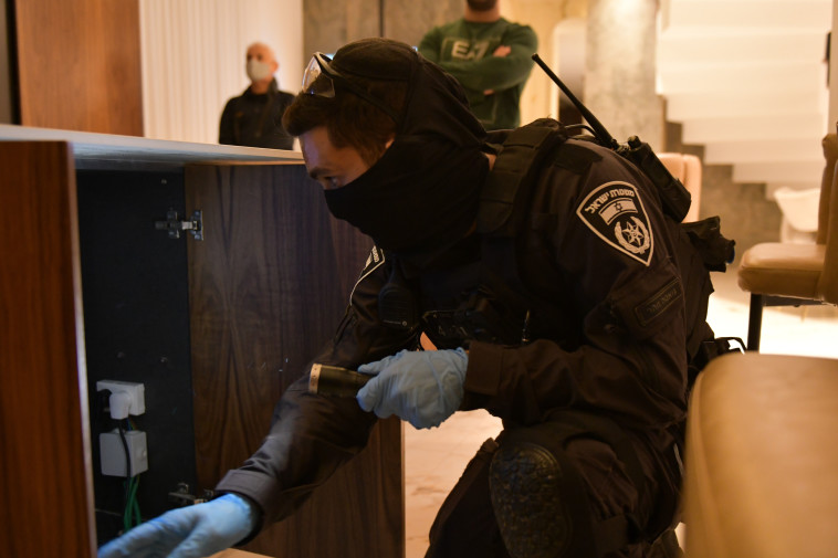 מעצר חשודים בסחיטה 