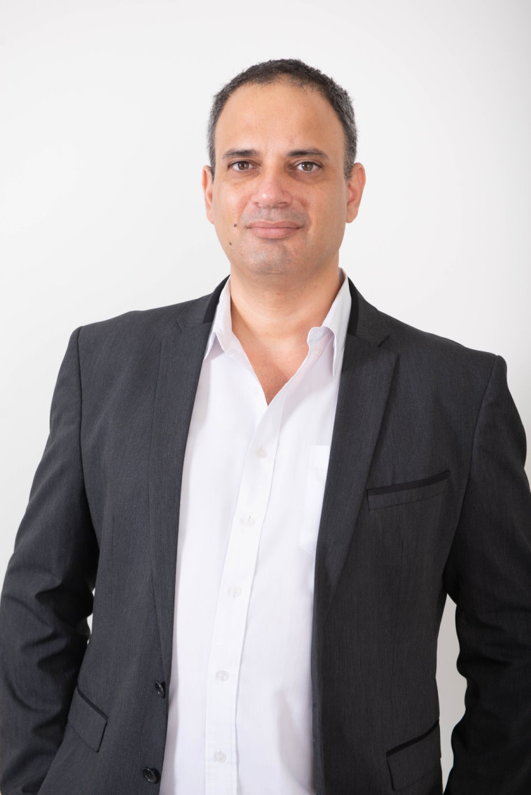 עו''ד אריאל יום טוב