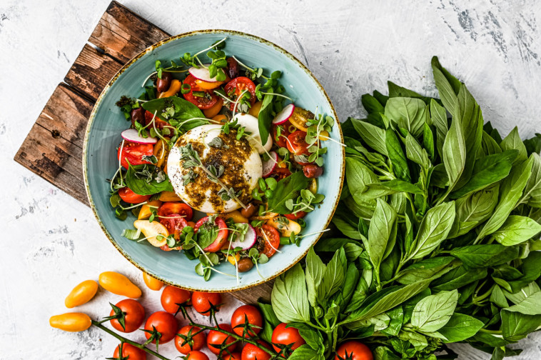 סלט בוראטה מתוך קולקציית הסלטים באתר