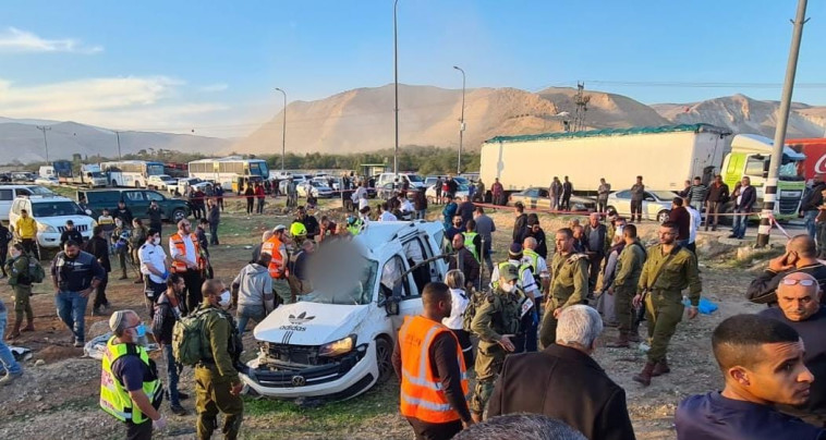 מזירת התאונה בבקעת הירדן (צילום: דוברות מד''א)