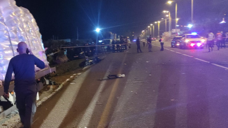 זירת התאונה בפוריידיס (צילום: דוברות המשטרה)