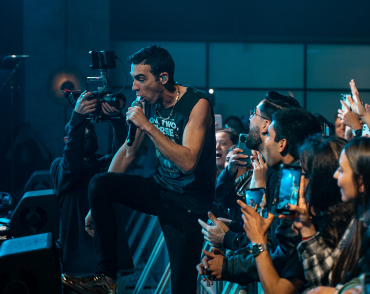 עודד פז, מתוך ההופעה של ''עודד פז והקסדות''