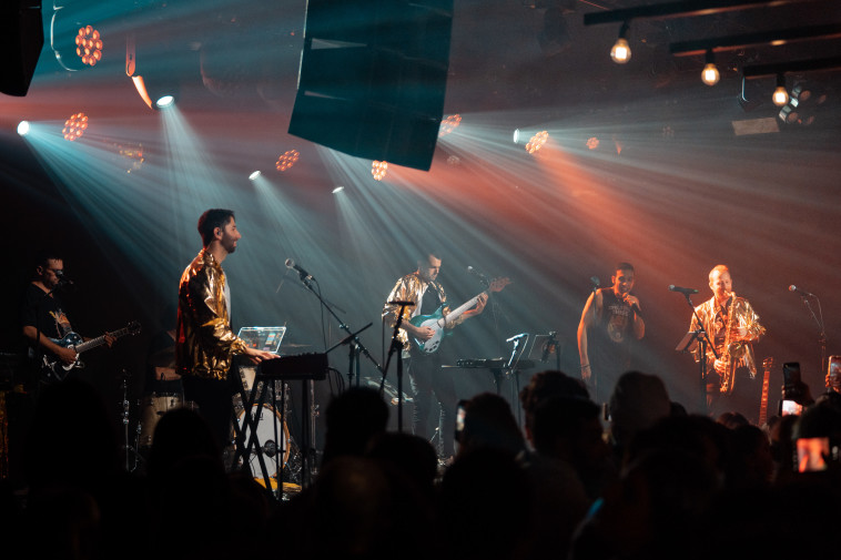 עודד פז והקסדות, מתוך ההופעה של ''עודד פז והקסדות''