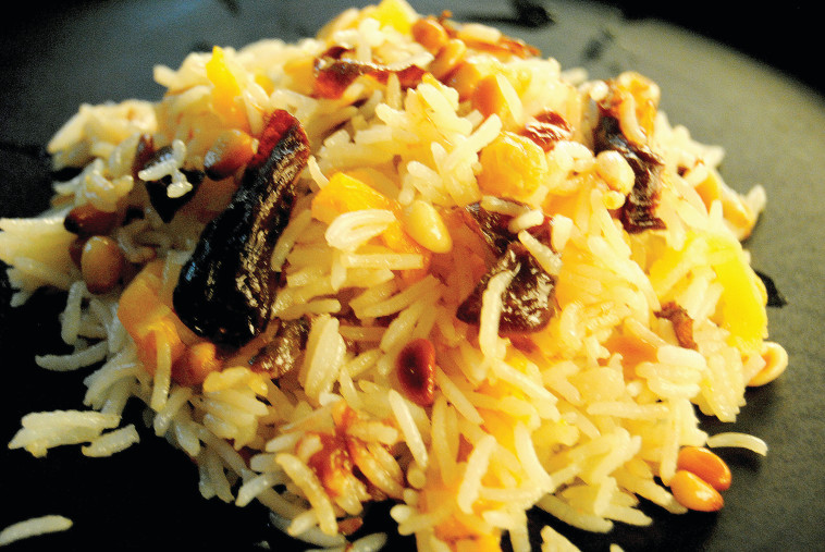 אורז ופירות יבשים