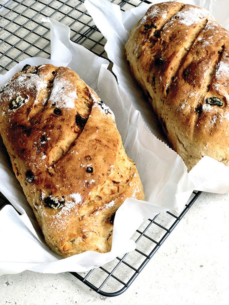 לחם פירות יבשים