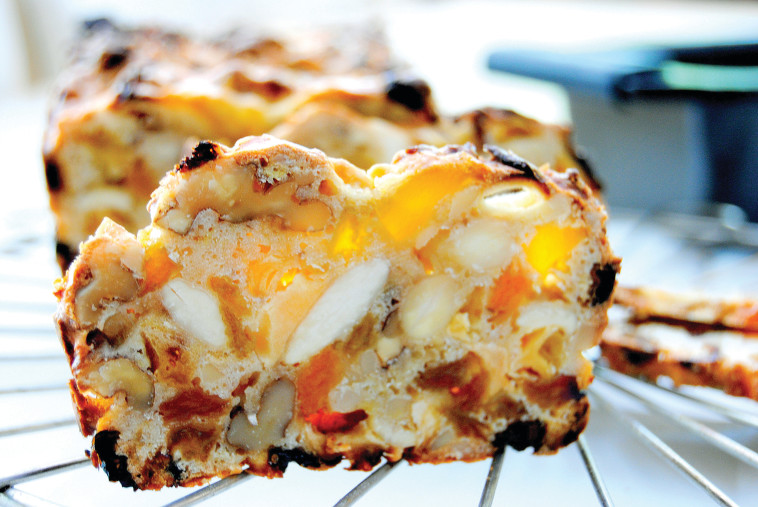 עוגת פירות יבשים