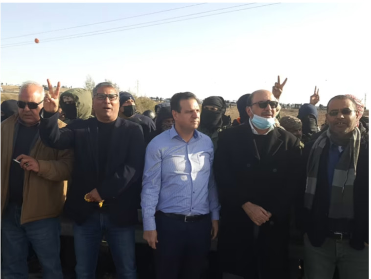 חבר הכנסת איימן עודה בהפגנה בנגב (צילום: יניר יגנה, וואלה!)