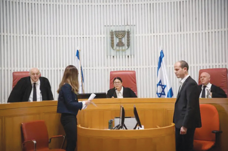 שופטי בית המשפט העליון - עוזי פוגלמן, אסתר חיות, חנן מלצר 