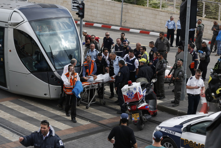 אינתיפאדת הסכינים, 2015  (צילום: AHMAD GHARABLI.GettyImages)