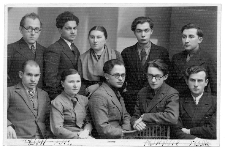 חברי בריגדת הנייר