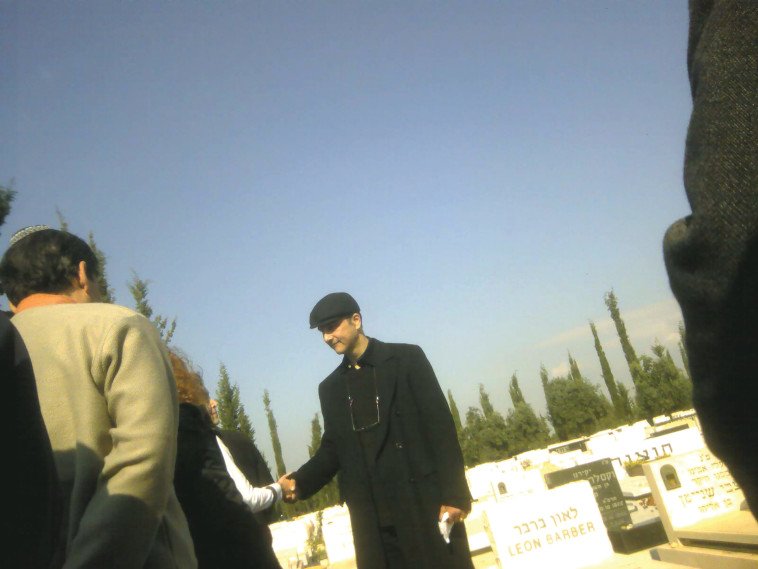 הלווית אימו של מוני