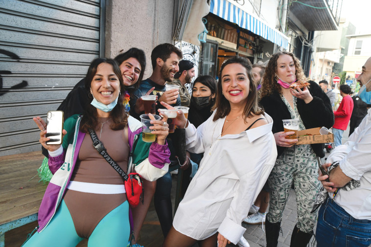 מסיבת פורים בשוק הכרמל בתל אביב,2021