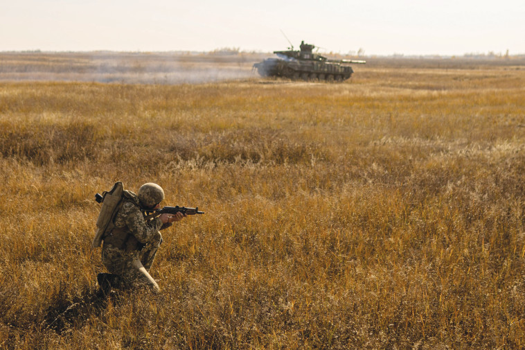 כוחות אוקראינים בגבול אוקראינה רוסיה  (צילום: רויטרס)