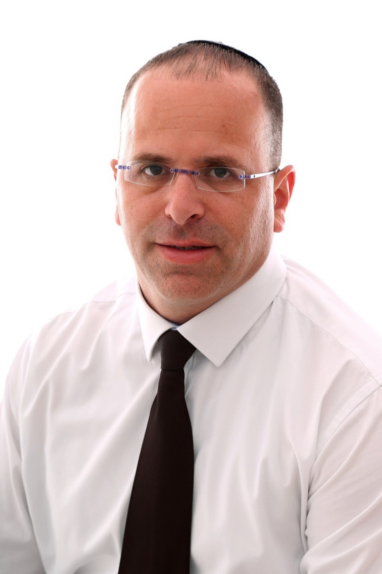 עו''ד גיל קראוס 