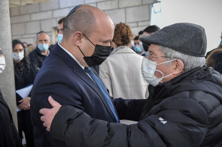 בנו ופרופ' אריה נאור, בעלה של מרים נאור ז''ל