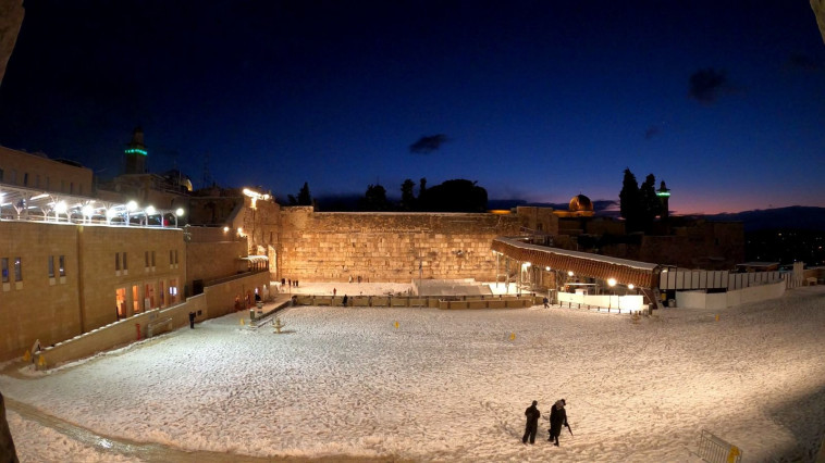 שלג בכותל המערבי