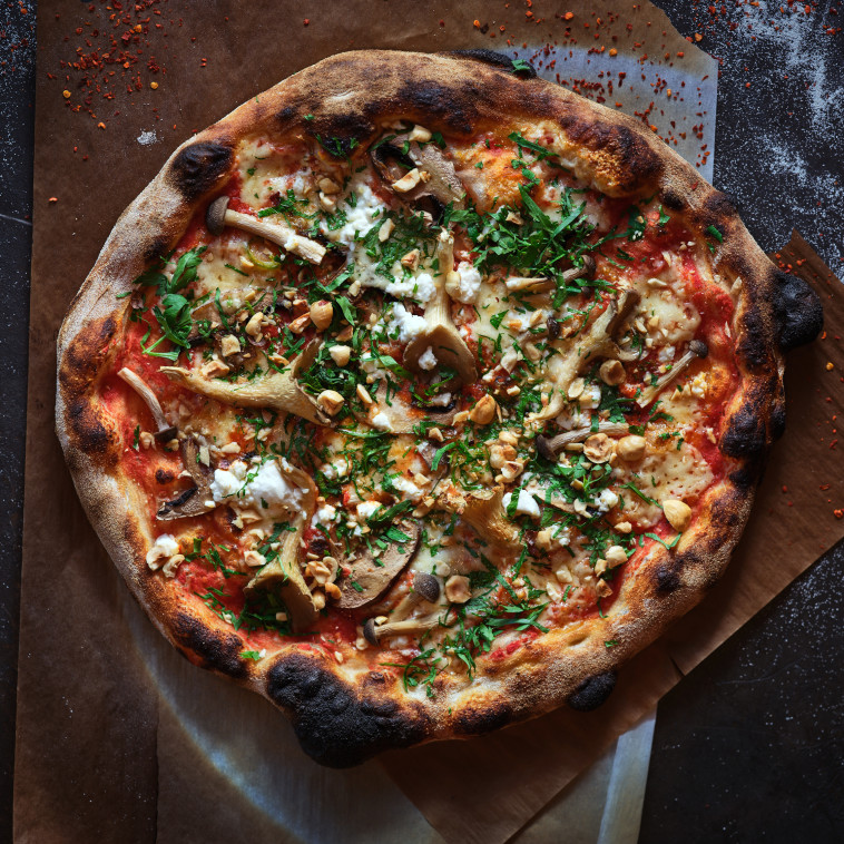 פיצה קפריצ'וזה של בר איטליה