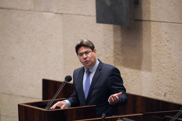 ח''כ אופיר אקוניס