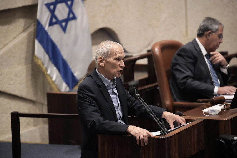 השר לביטחון פנים עומר בר לב