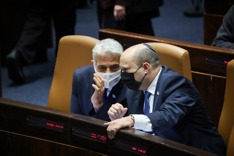 ראש הממשלה בנט ושר החוץ לפיד