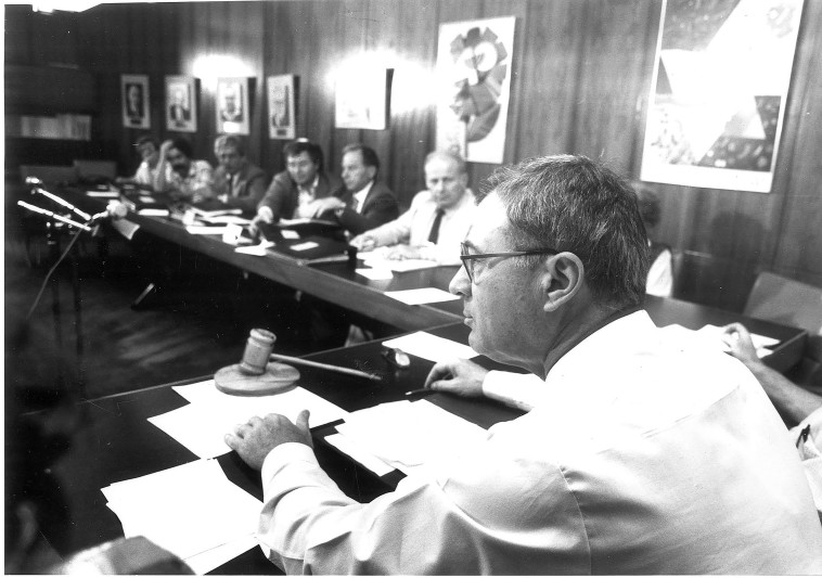אוריאל לין בוועדת החוקה, 1991 (צילום: פלאש 90)