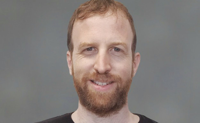 נדב מנסדורף