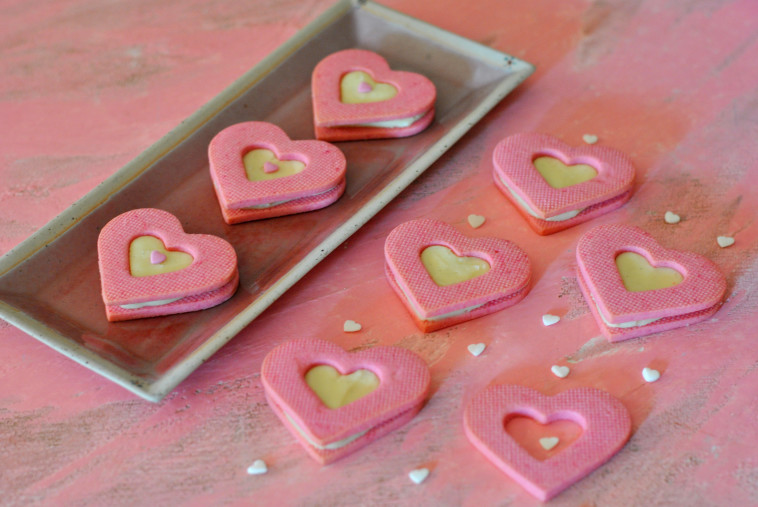 עוגיות לב פריכות במילוי גנאש וניל