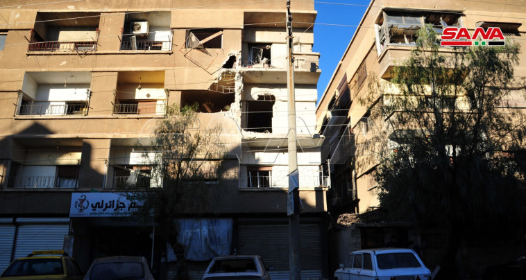 נזקי התקיפה שיוחסה לישראל בסוריה (צילום: רשתות ערביות)