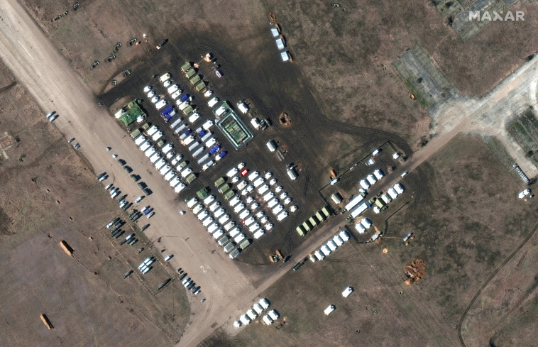 תמונת לווין המציגה את היערכות הצבא הרוסי בחצי האי קרים (צילום: 2022 Maxar Technologies/Handout via REUTERS)