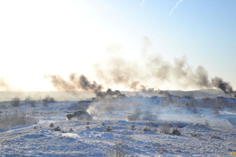 תרגיל משותף של צבאות רוסיה ובלארוס (צילום: Belarusian Defence Ministry/Handout via REUTERS)