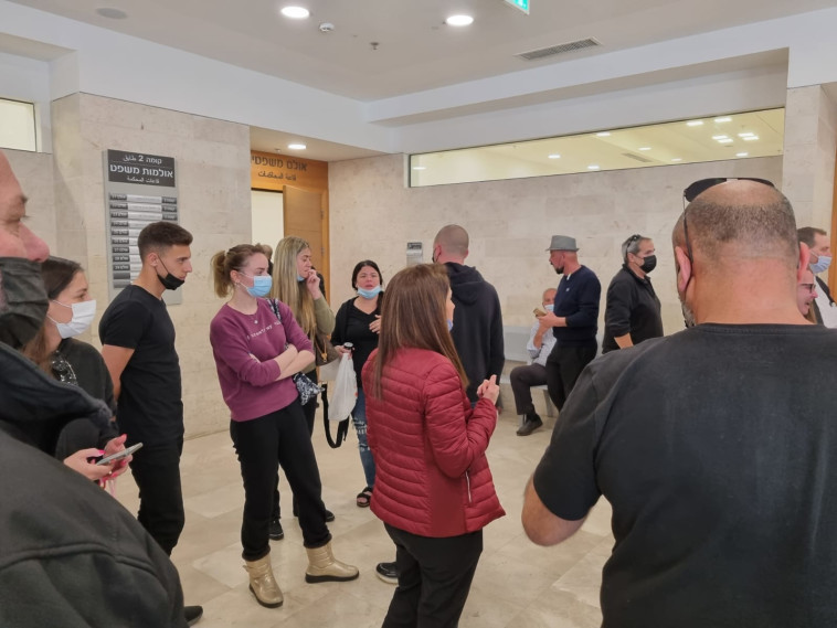 הורי ילדי גן לולי בבית המשפט 