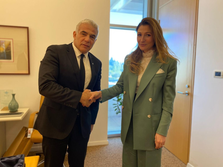 לפיד נפגש עם סגנית שר החוץ האוקראינית