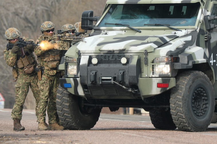 צבא אוקראינה מתאמן לקראת פלישת רוסיה (צילום: רויטרס)