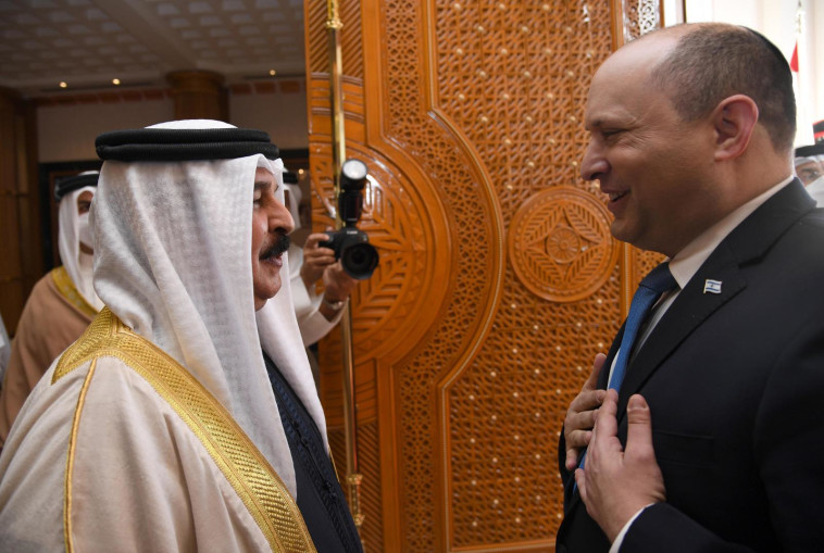 ראש הממשלה, נפתלי בנט, ומלך בחריין, חמד בן עיסא אל-ח׳ליפה (צילום: חיים צח, לע''מ)