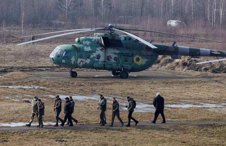 חיילי צבא אוקראינה בתרגיל צבאי (צילום: REUTERS/Antonio Bronic)