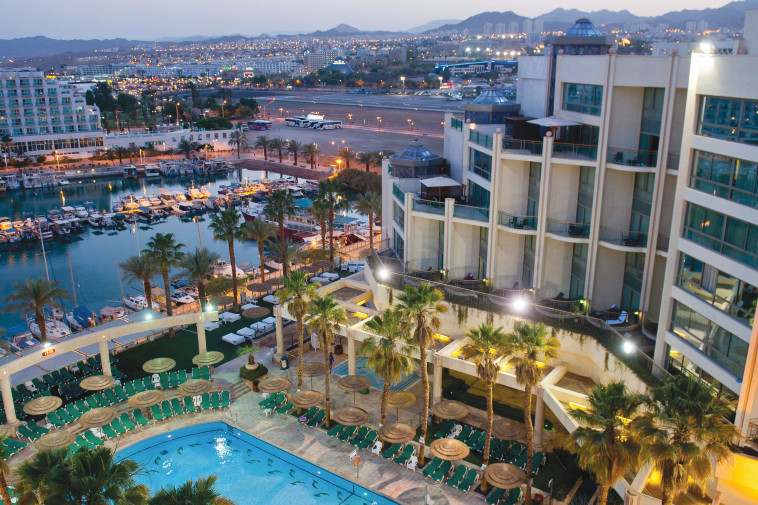 מלון יו מג'יק פאלאס איל