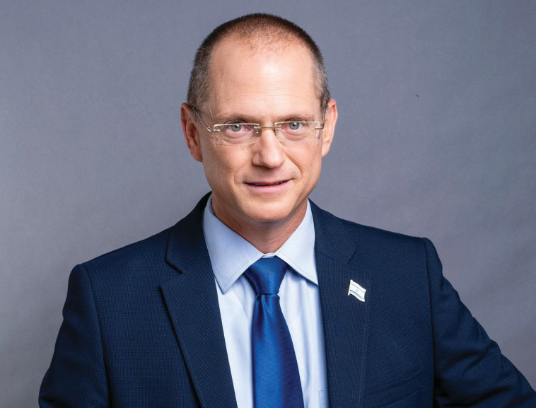 שר החלקאות, עודד פורר