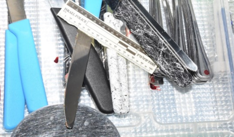 הסכינים בהם השתמש החשוד