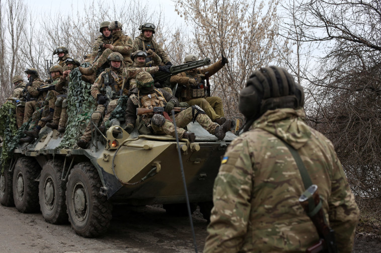 חיילים מהצבא האוקראיני (צילום: ANATOLII STEPANOV/AFP via Getty Images)