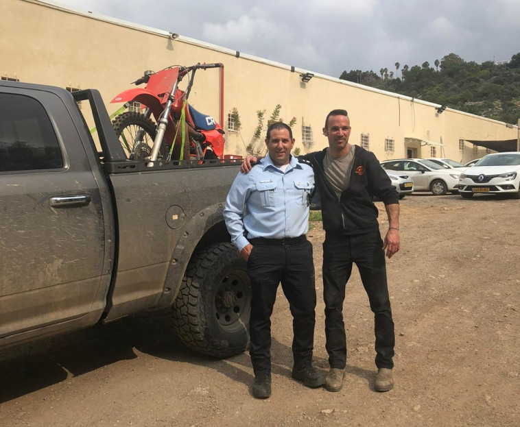 מפקד תחנת באקה אל גרביה ובעלי האופנוע