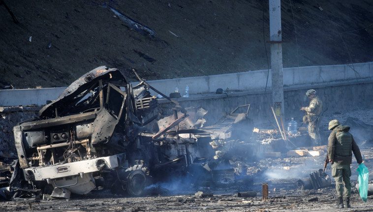 נזק מהפגזה רוסית בקייב, אוקראינה (צילום: רויטרס)