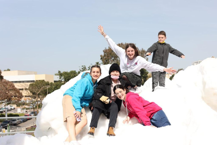 שלג במחלקה האונקולוגית בביה''ח ספרא