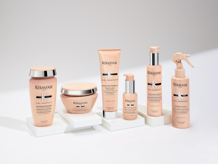 סדרת הטיפוח המקצועית קרל מנפיסיטו לתלתלים של קרסטס. להשיג במספרות המורשות בלבד