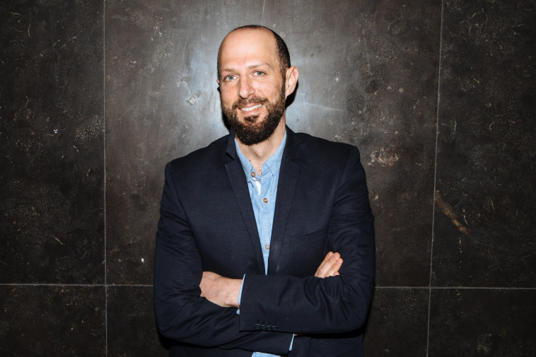 ד''ר אברי רווה, מומחה בכירורגיה פלסטית